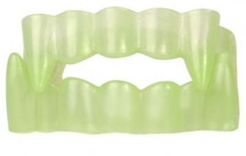 Tomfoolery Glow in Dark Vampire Teeth